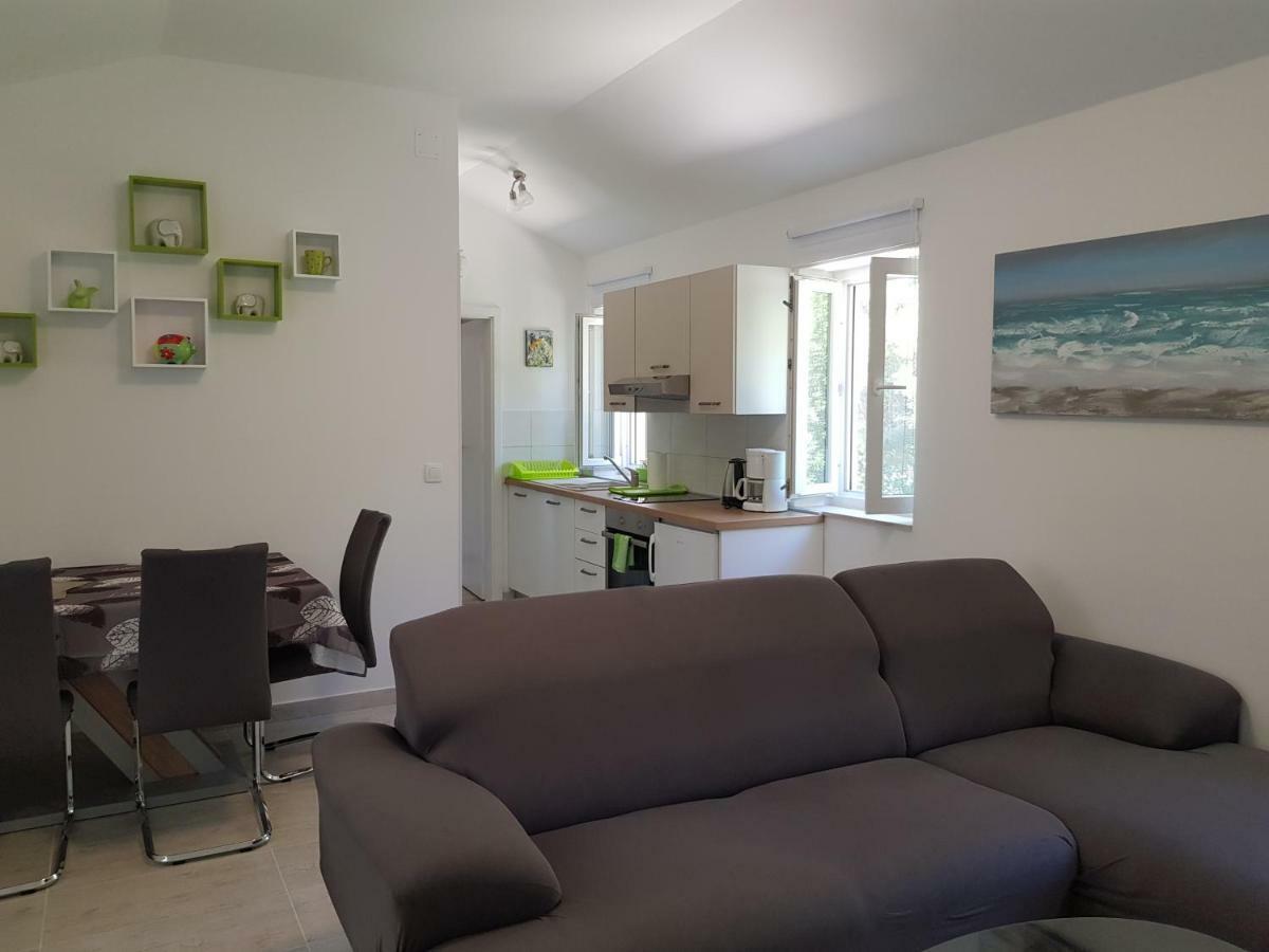 וולי לוסיניי Apartment Zdenka מראה חיצוני תמונה