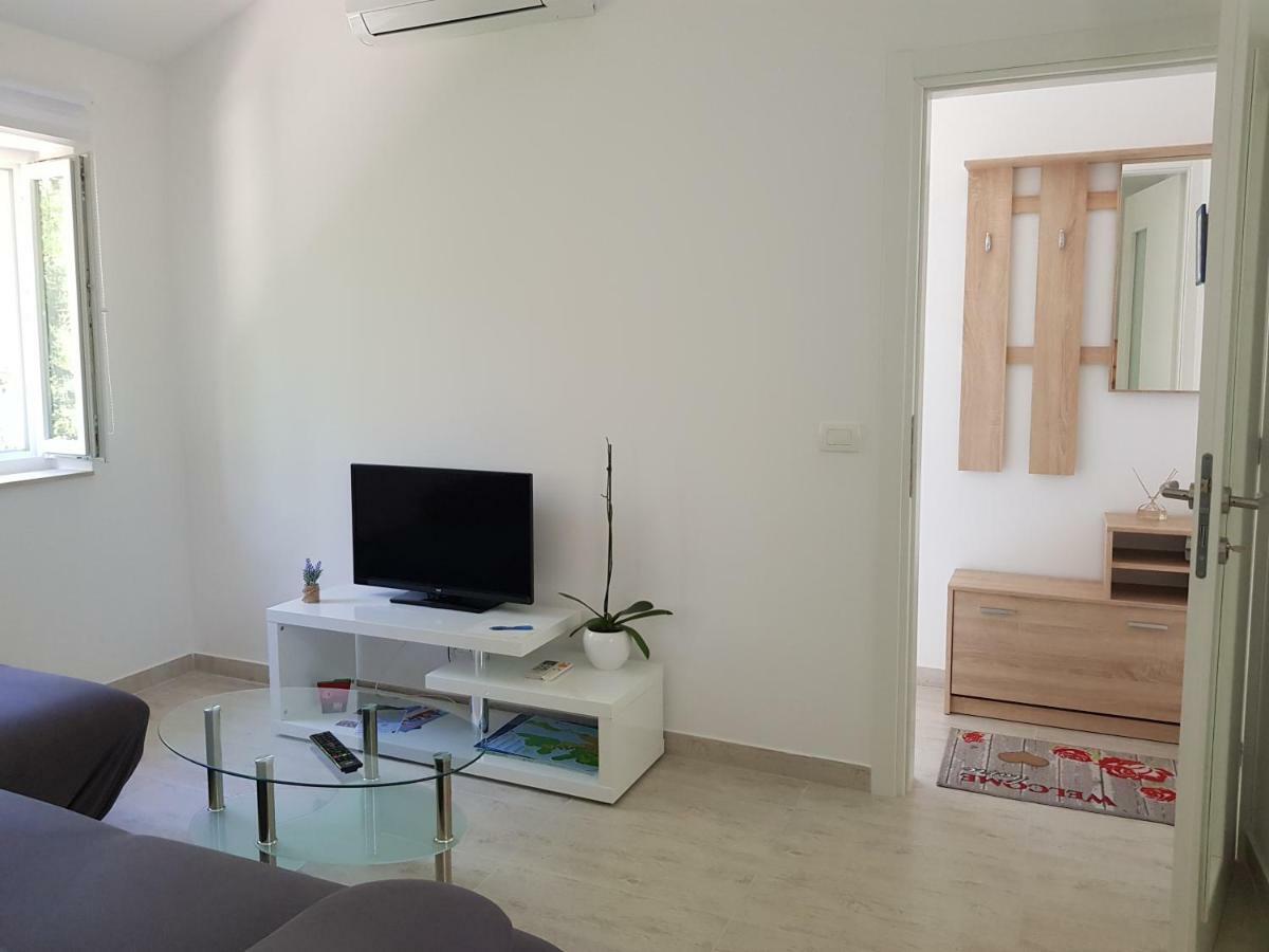 וולי לוסיניי Apartment Zdenka מראה חיצוני תמונה