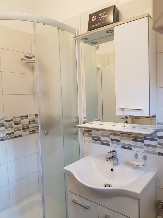 וולי לוסיניי Apartment Zdenka מראה חיצוני תמונה